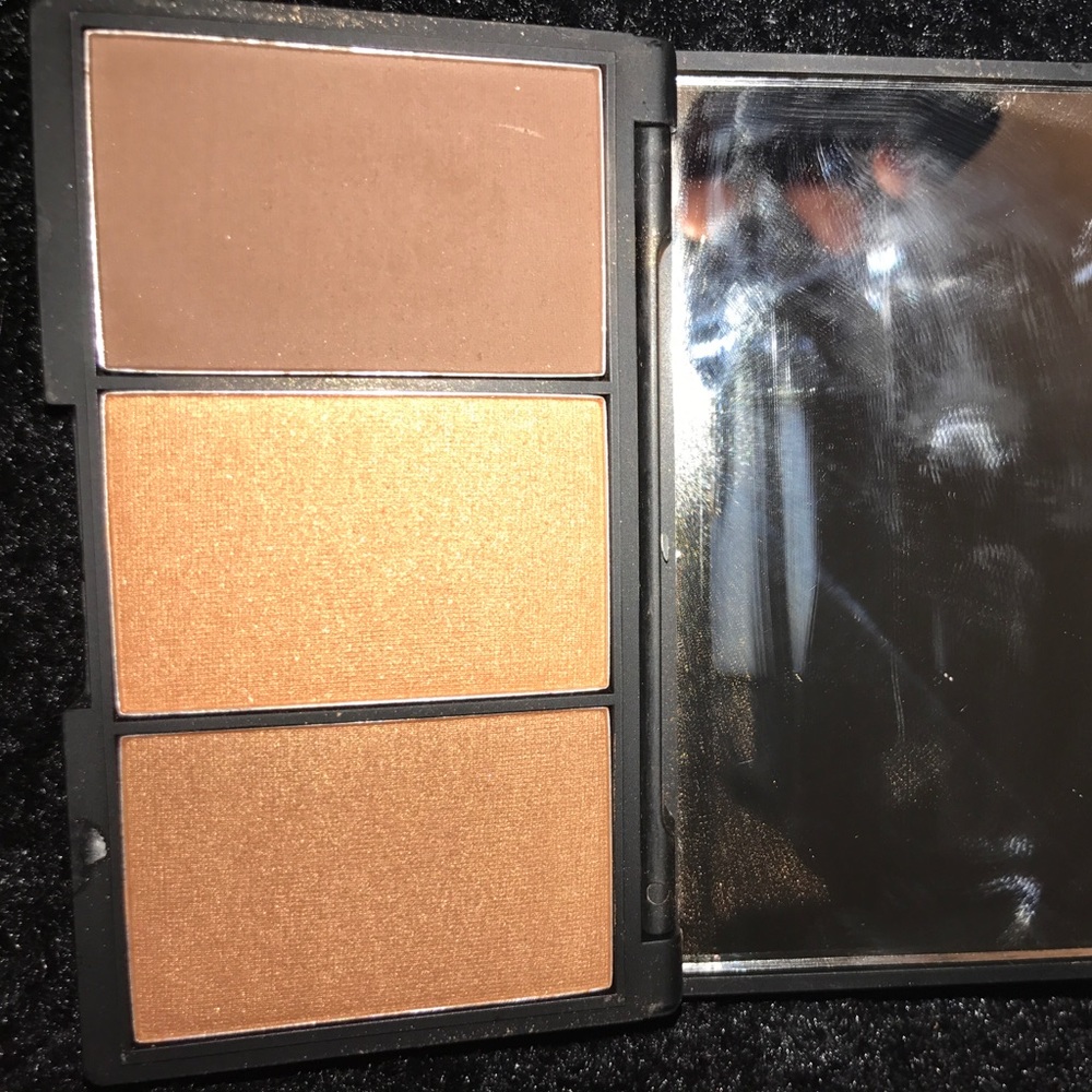 Sleek palette