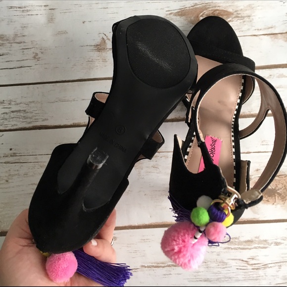 Pom Pom Betsey Johnson heels - Picture 4 of 5