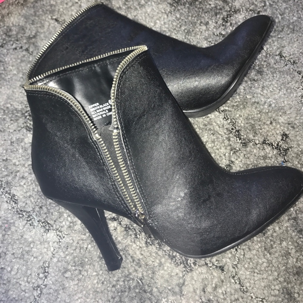 Black zip up pointy toed heels
