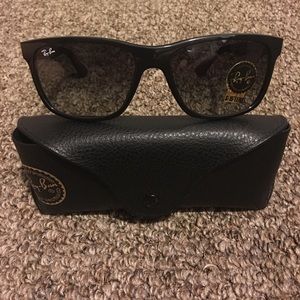 ⚡️Brand new Ray Ban sunglasses!⚡️