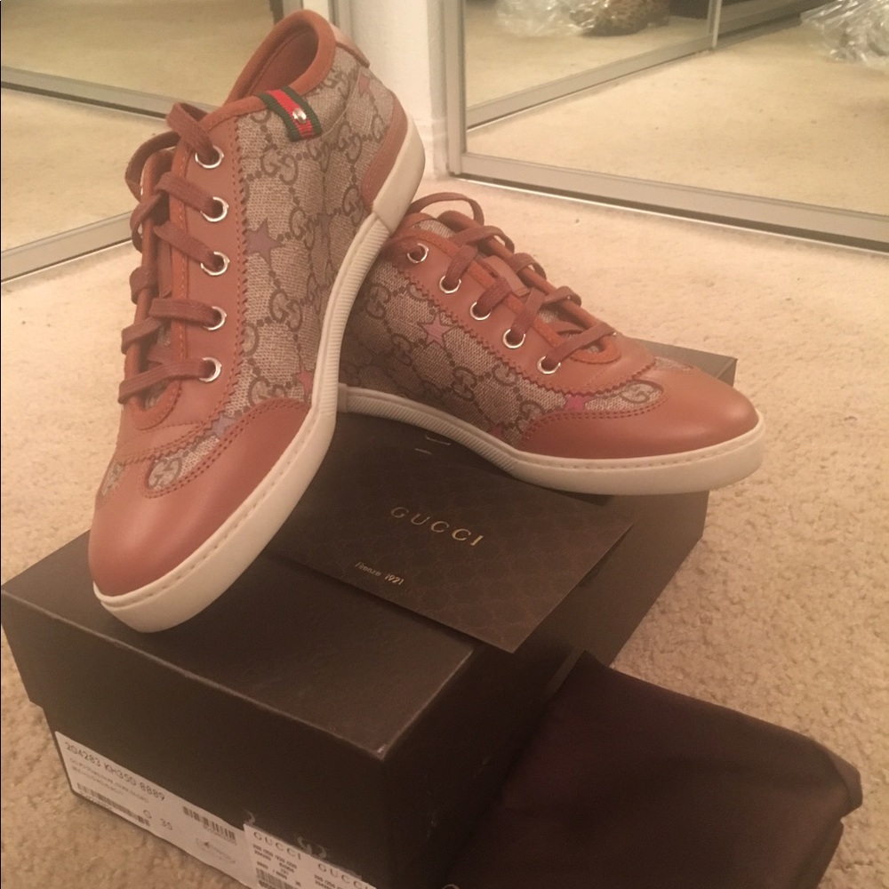 Gucci tennis shoes