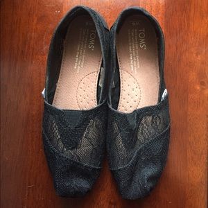 Size 6 TOMS Lace Slip-Ons