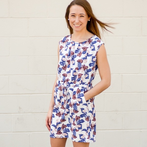 SOLD OUT! Floral Dress W/Pockets - Picture 2 of 4