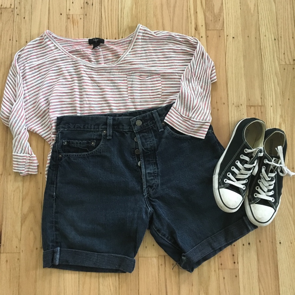 SOLD🔴Levi's 501 cut shorts