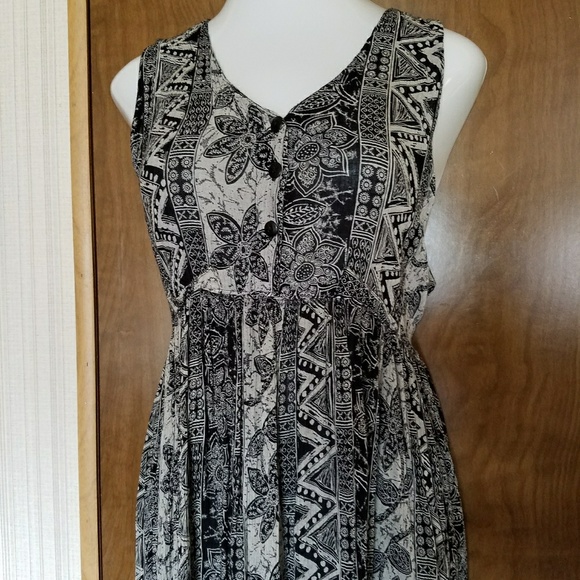 Host Pick 8/8! Flirty fun sundress - Picture 3 of 7