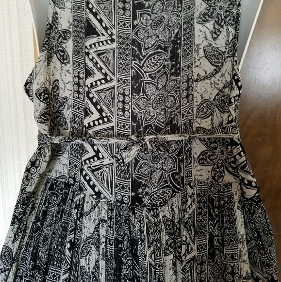 Host Pick 8/8! Flirty fun sundress - Picture 6 of 7