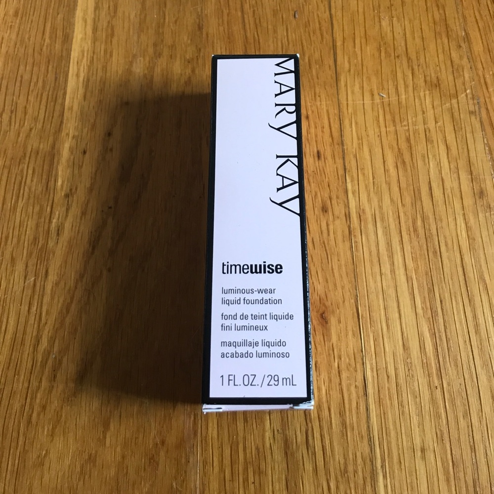 Mary Kay timewise luminous wear liquid foundation
