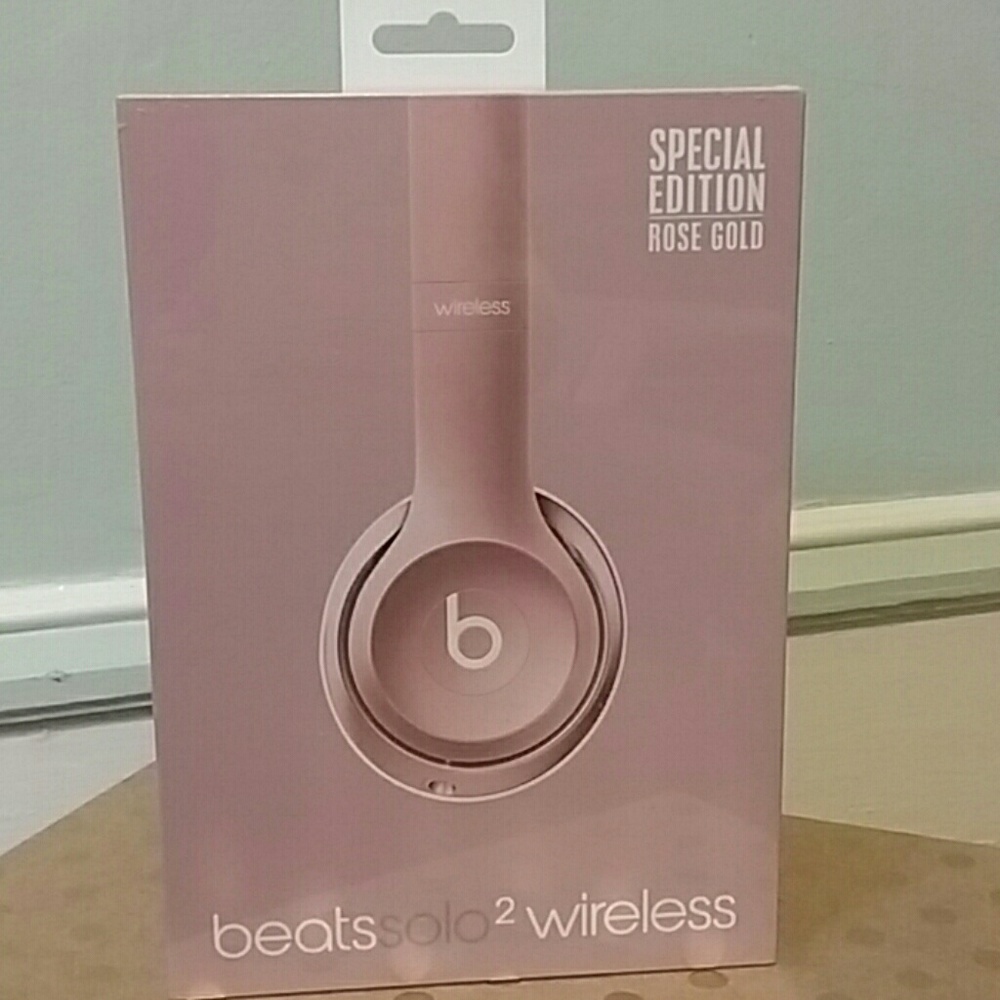 REDUCED PRICE!! 🚨 beats solo 2 wireless