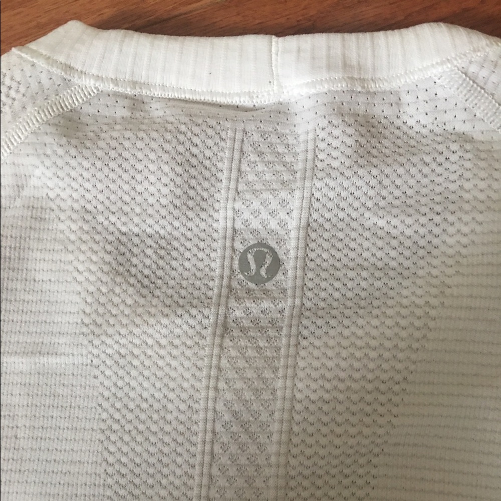 LULUELEMON WHITE SOFT TEE