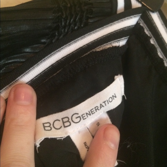 BCBG 🍭 NWOT black/white sporty black circle skirt - Picture 4 of 5