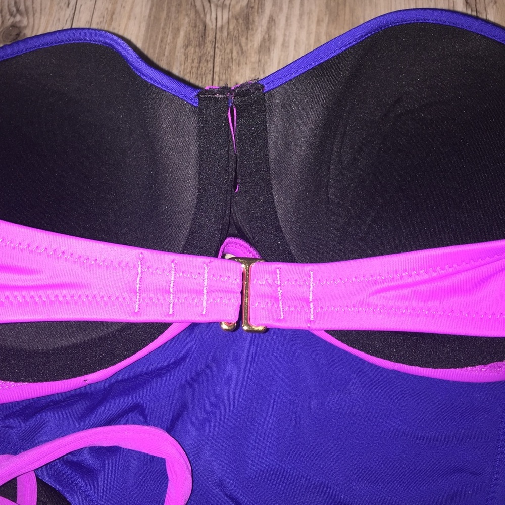 Bikini - Picture 3 of 4
