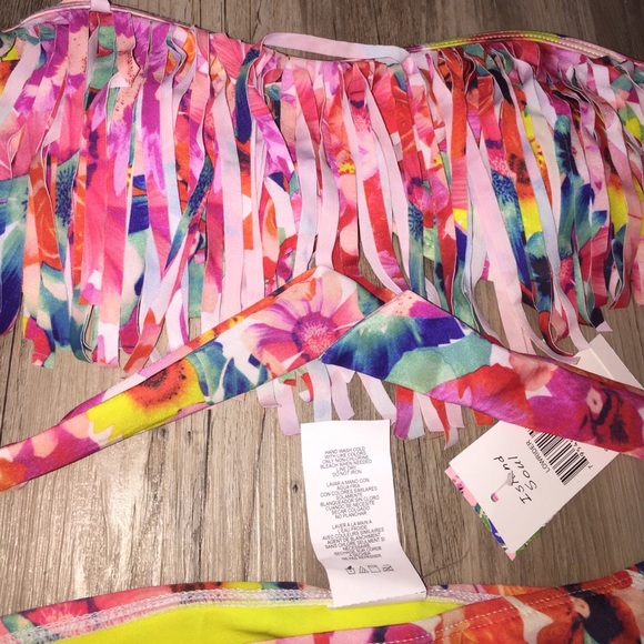 Bikini - Picture 2 of 4