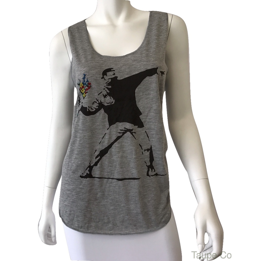 Dude Throwing Flower Bouquet Tank - Picture 1 of 8