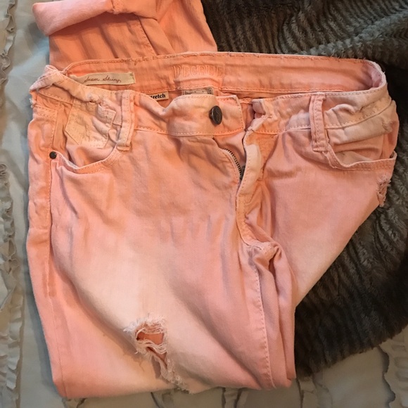 Bright peach holy crop jeans - Picture 3 of 3