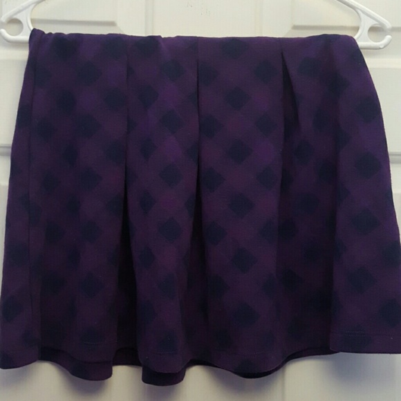 Black and purple skirt - Picture 1 of 2