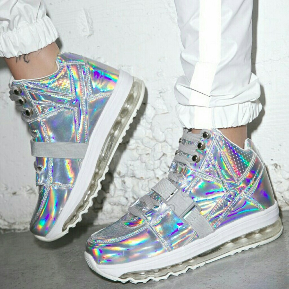 Y.R.U. Qozmo Aiire Light Up Holographic Sneakers