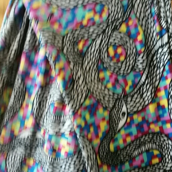 DONATED LLR Sale! NWOT OS Lularoe Snake Leggings! - Picture 2 of 3