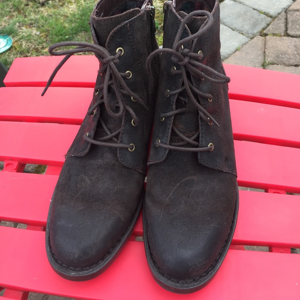 Born Nubuck Chocolate Brown Boots