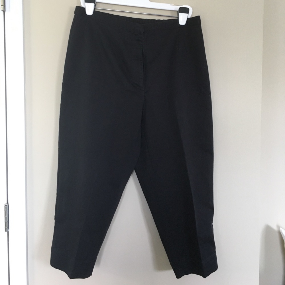 Black stretch cotton capris