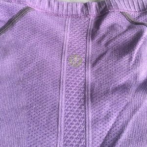LULULEMON SOFT PURPLE TEE