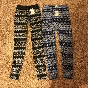 2 pairs of leggings
