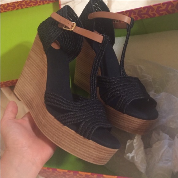 New beautiful Tory Burch Wedges - Picture 3 of 4