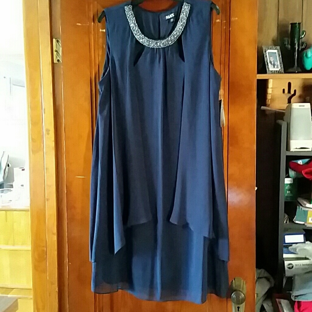 SLNY dress size 18 women's in dark Navy.