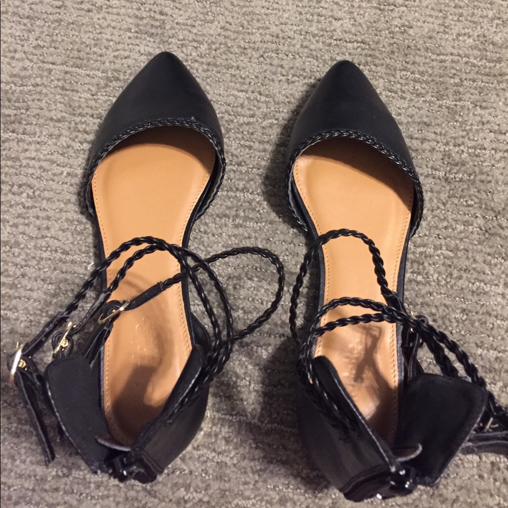 SOLD // Pointed toe flats with ankle detailing