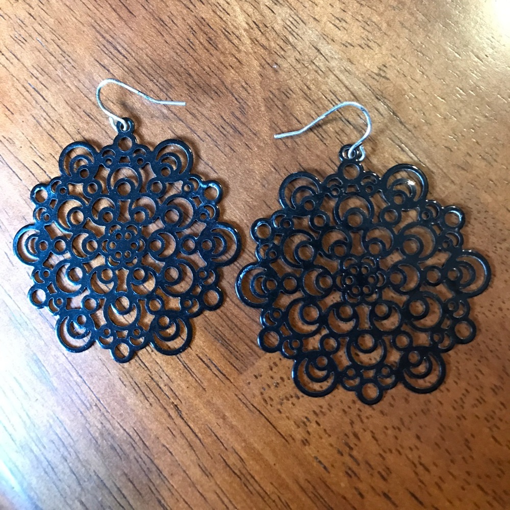Lightweight metal earrings