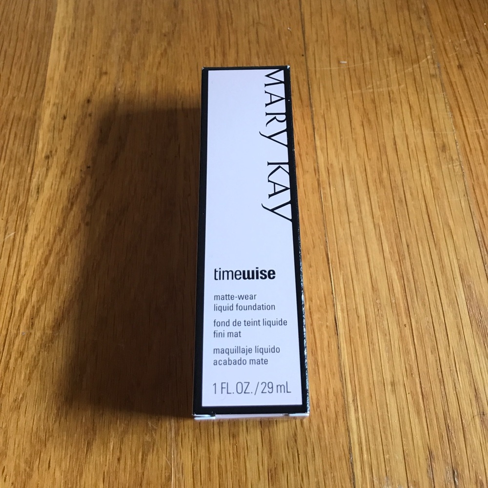 Mary Kay timewise matte-wear liquid foundation