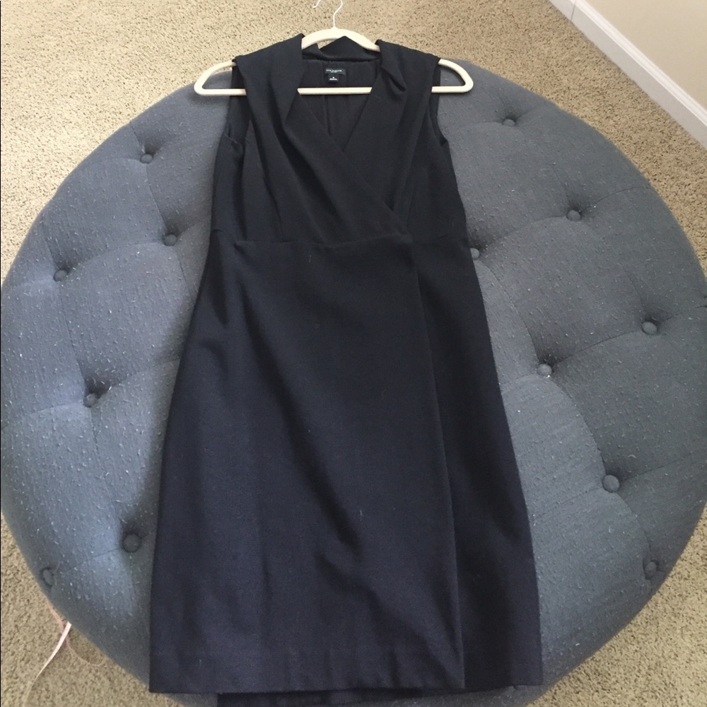 LBD, Ann Taylor, sz. 4 sleeveless wrap dress