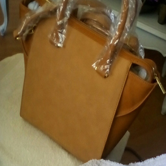 Danielle Nicole Bag - Picture 2 of 3