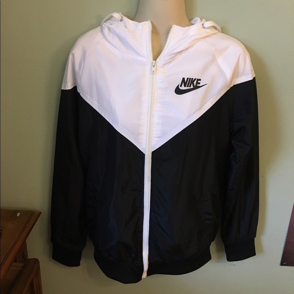 Nike windbreaker jacket