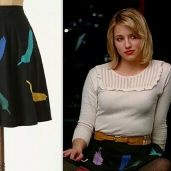 ISO - Girls from Savoy Feather Skirt - Picture 3 of 3