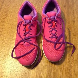 Vionic pink shoes