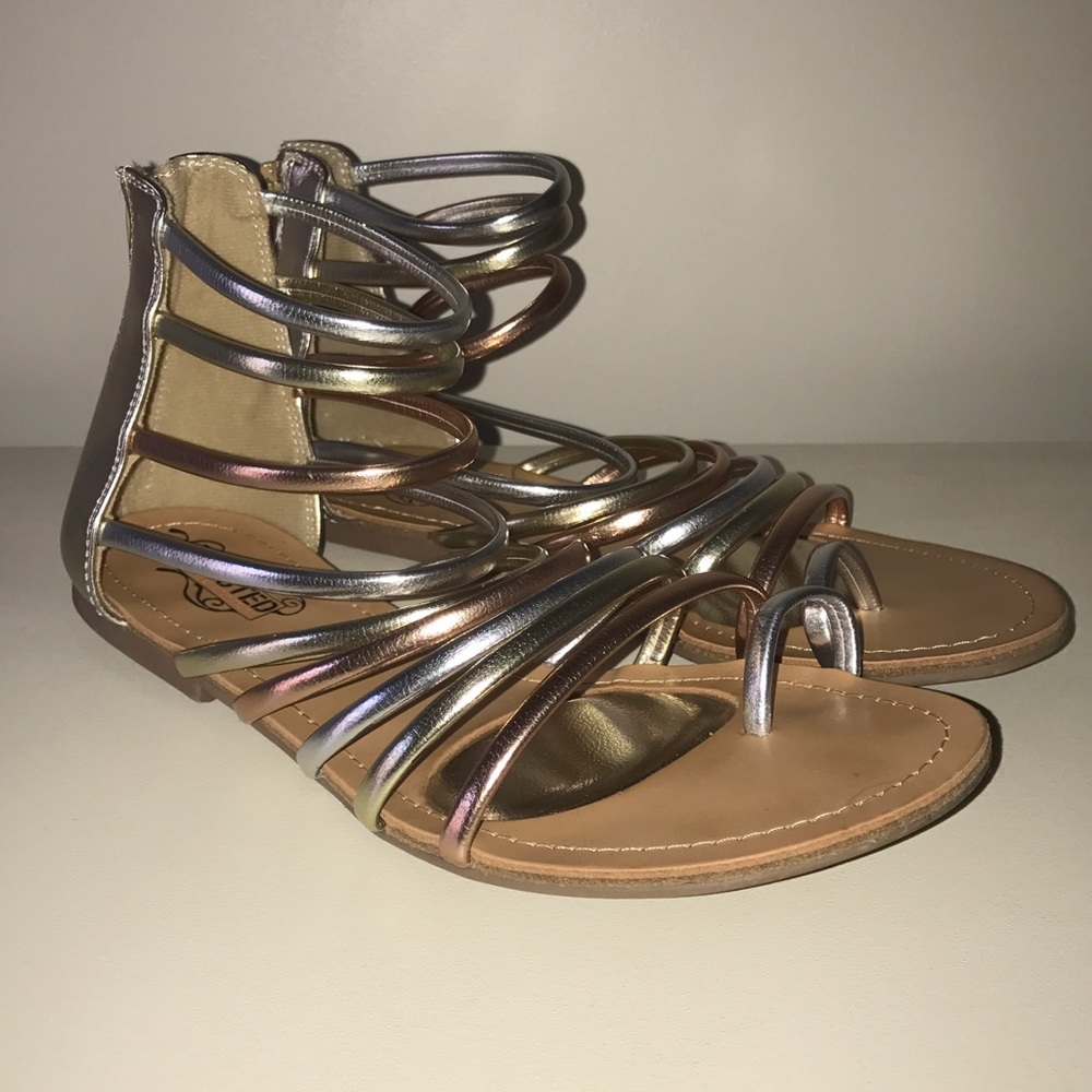 🎉 SALE 🎉 Unlisted Kenneth Cole Secret Coin MT