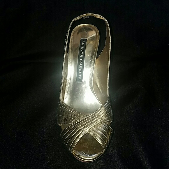 Gold heels - Picture 3 of 3