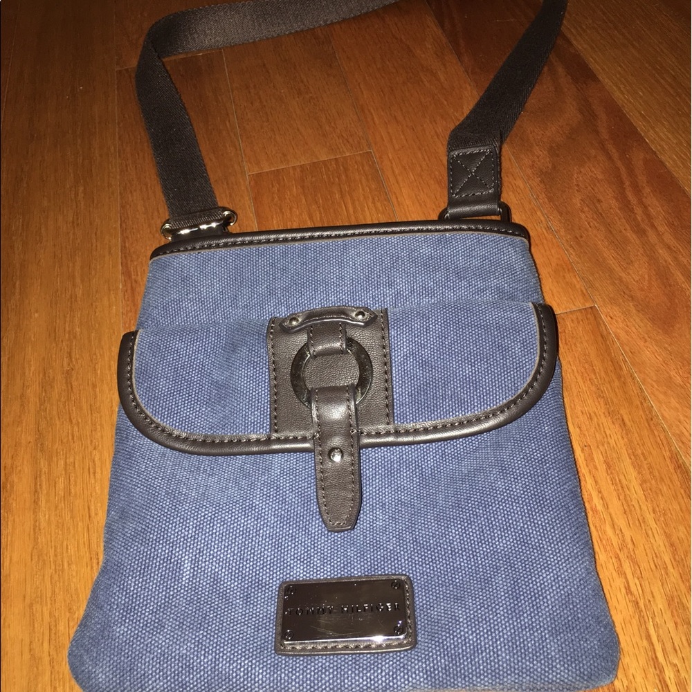 Tommy Hilfiger Crossbody!