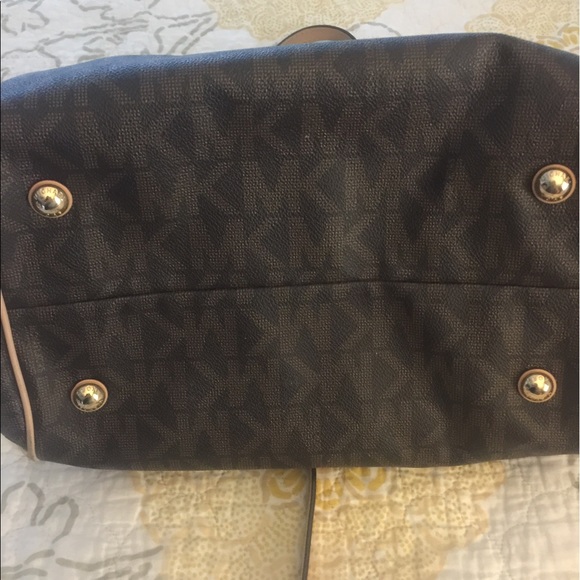 Michael Kors Purse - Picture 4 of 6