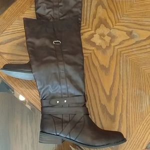 NWOT knee high boots