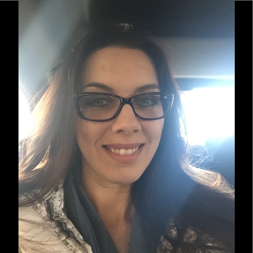 Meet your Posher, Angela