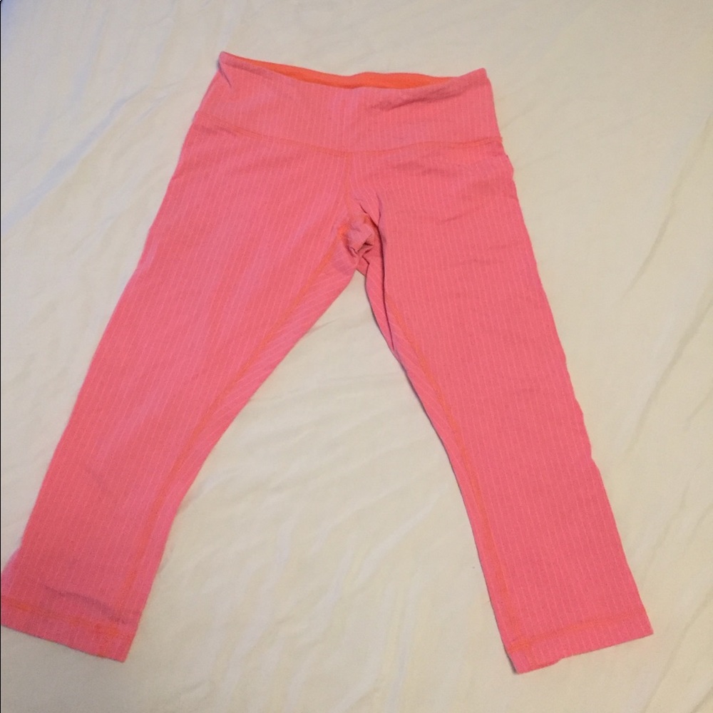 Lululemon Midrise Crop