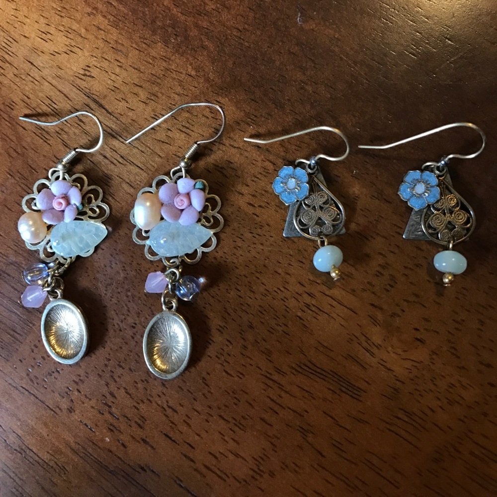 2 pairs of spring earrings
