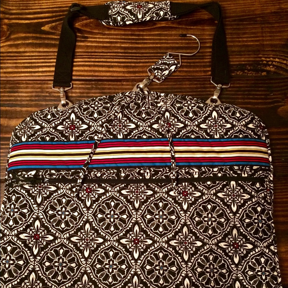 SALE!🎉 Vera Bradley Barcelona Garment Bag RARE!
