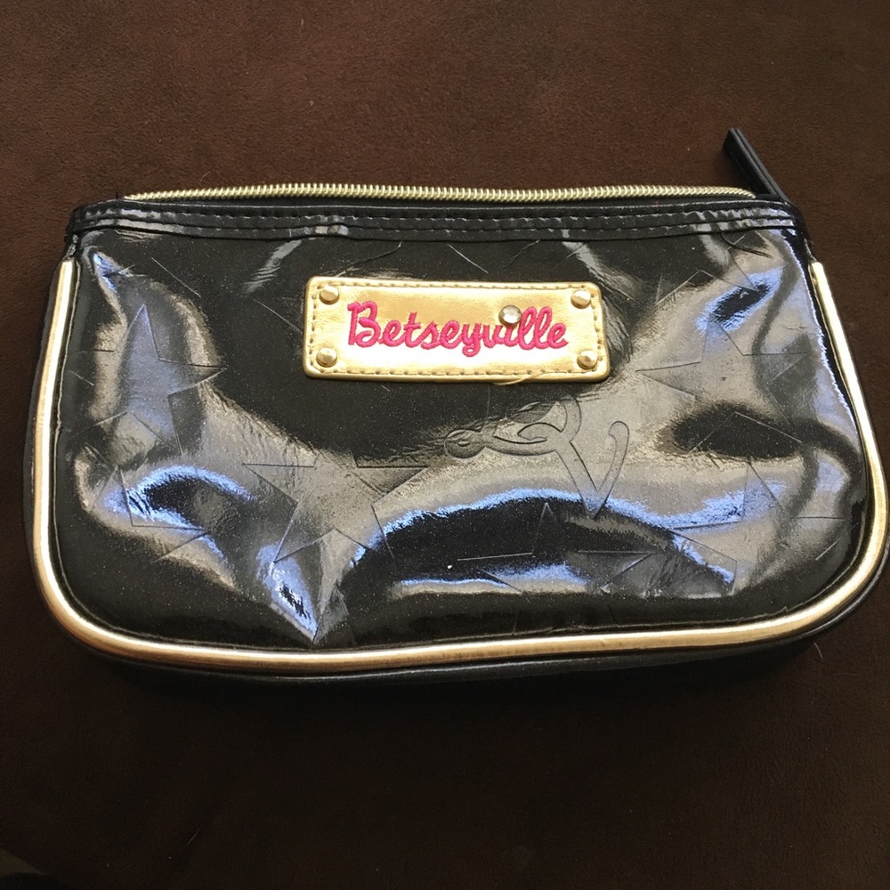 Betsyville pouch