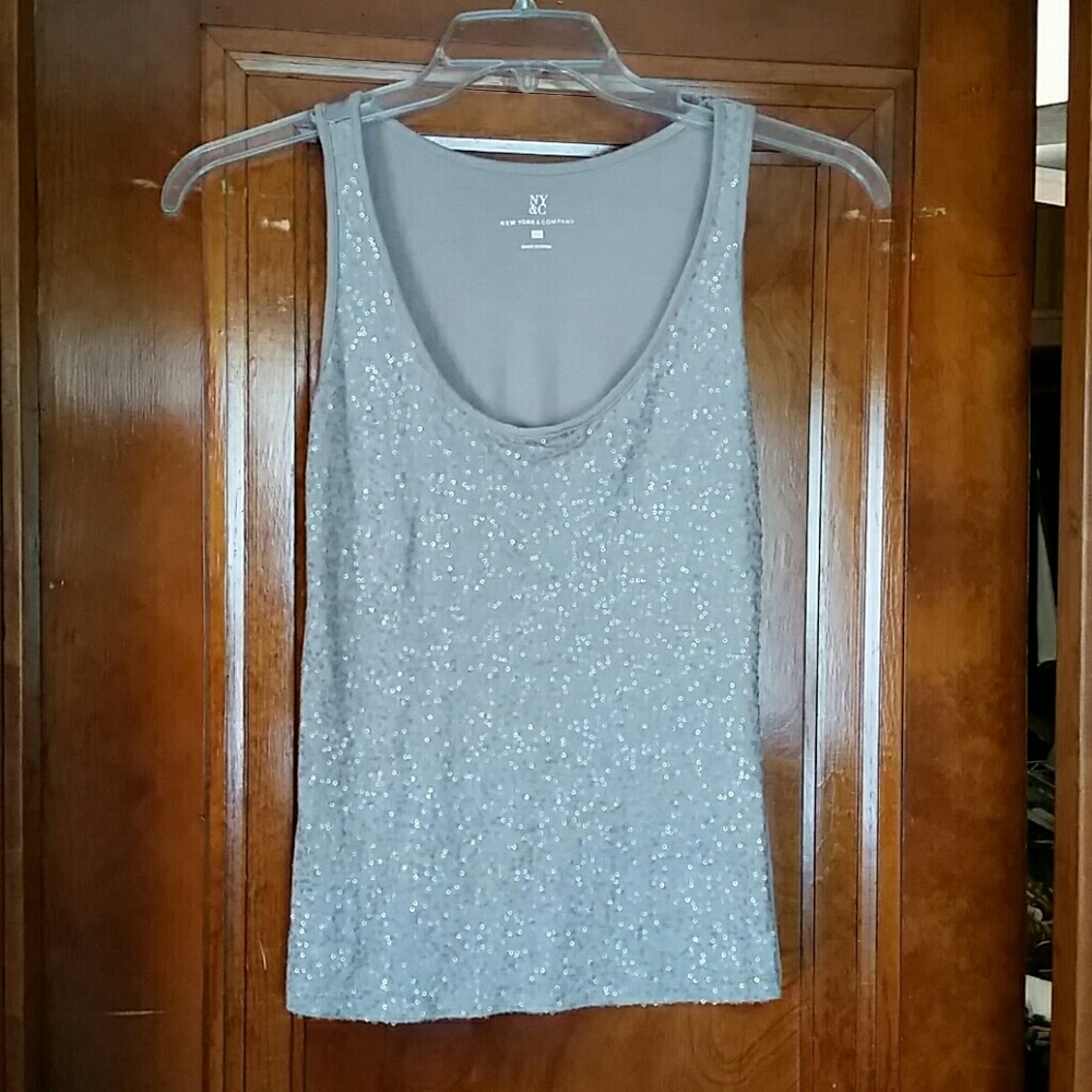 New York & Company sleeveless t-shirt blouse