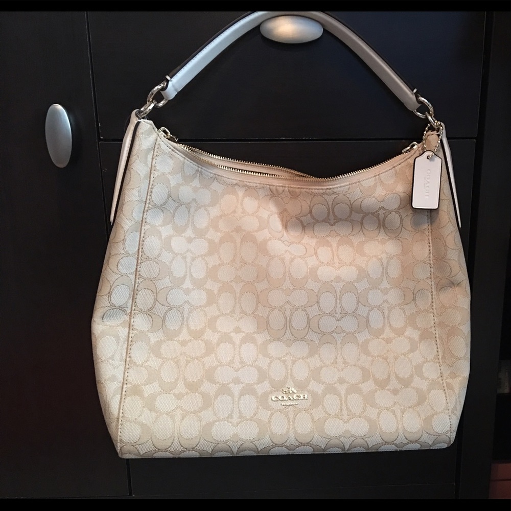 Signature coach crossbody bag Tan & White #Steal