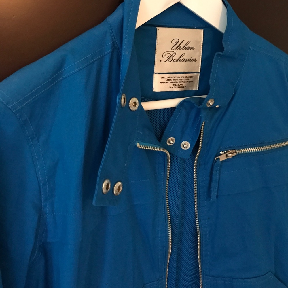 🔴 Cropped Sleeve Jacket w/ Zipper Accent 🔴 BOGO!