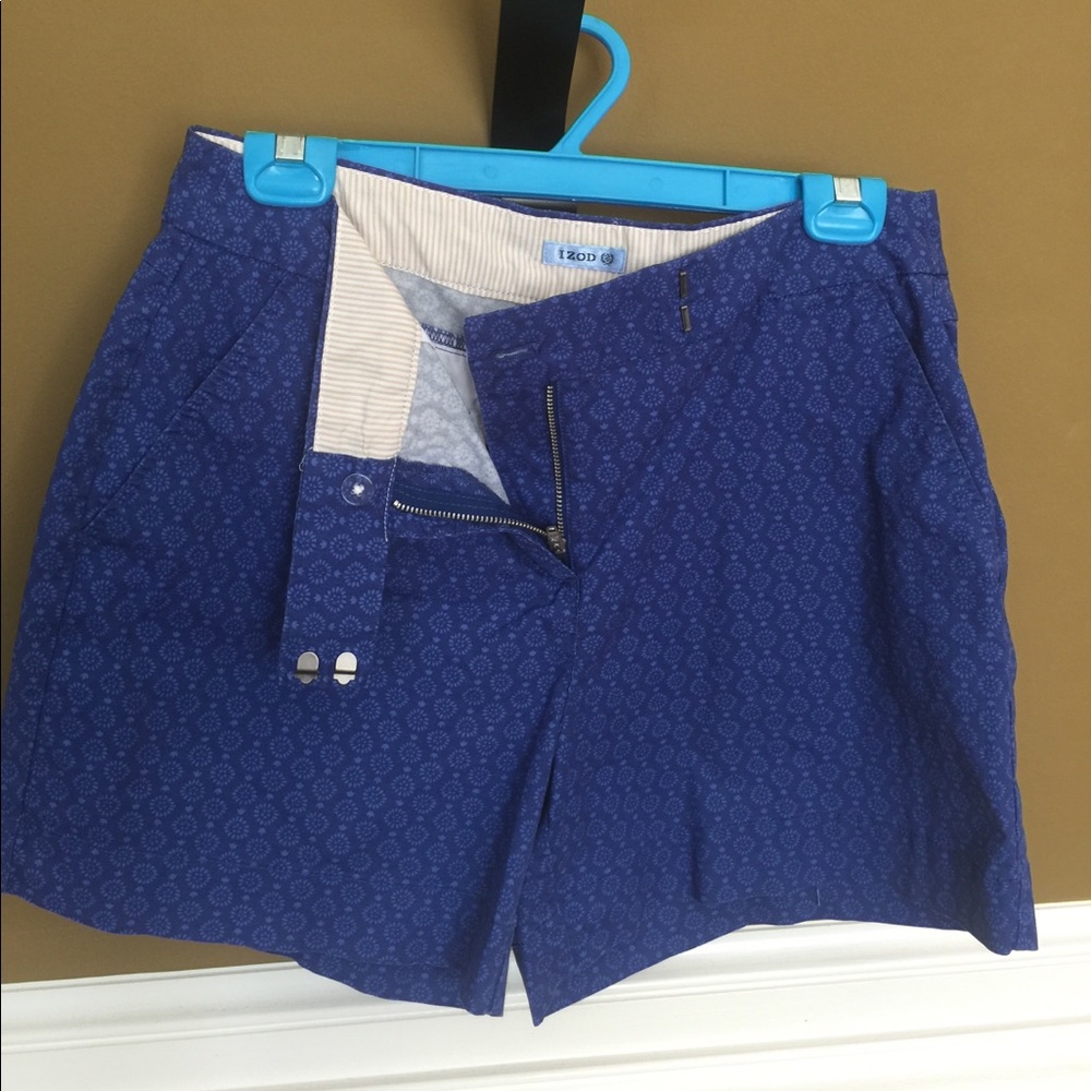 IZOD ladies shorts size 10 blue