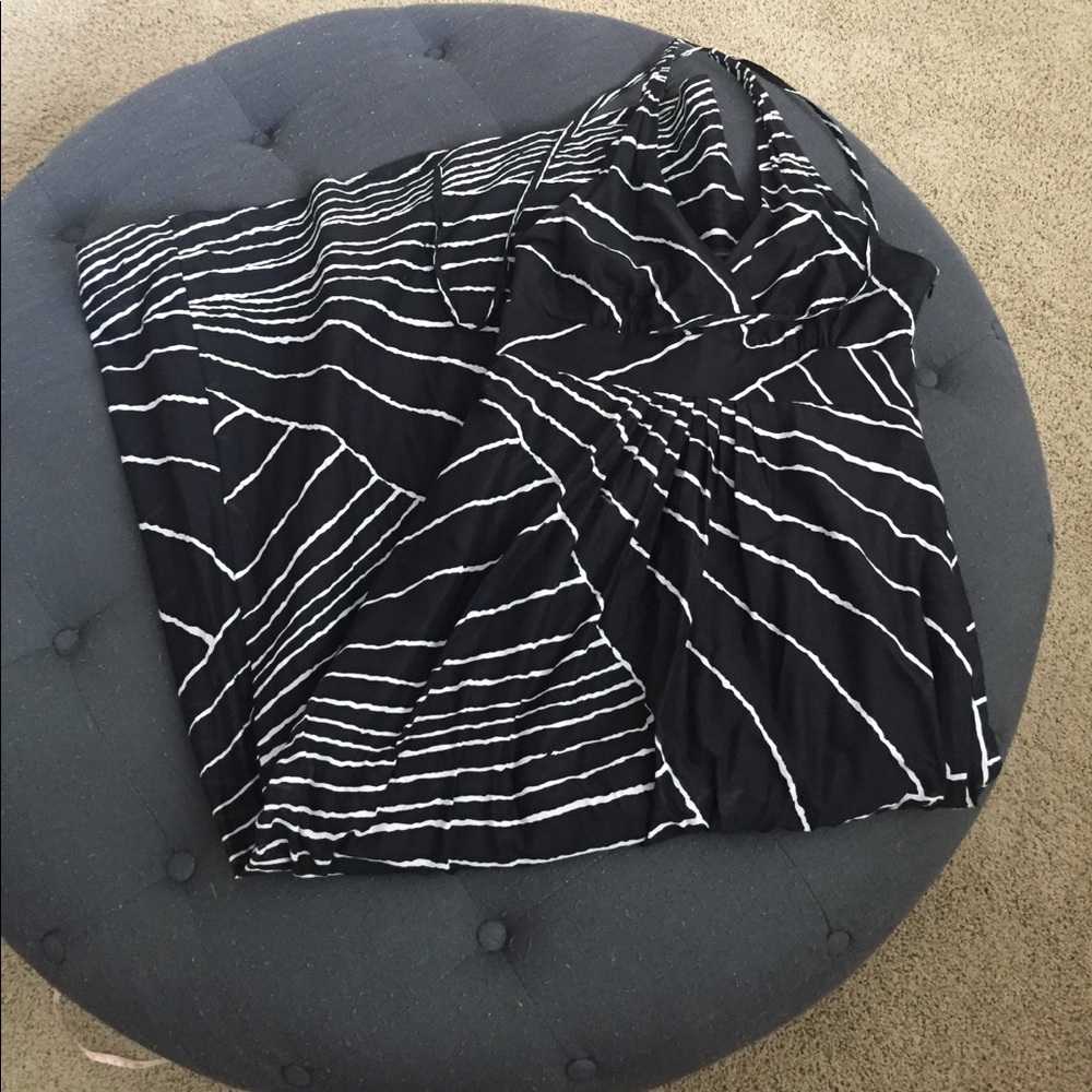 Ann Taylor maxi dress, sz. 6, black and white!!